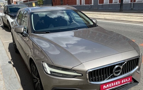 Volvo V60 II, 2018 год, 2 200 000 рублей, 2 фотография