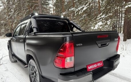 Toyota Hilux VIII, 2021 год, 4 390 000 рублей, 3 фотография