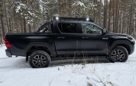 Toyota Hilux VIII, 2021 год, 4 390 000 рублей, 7 фотография
