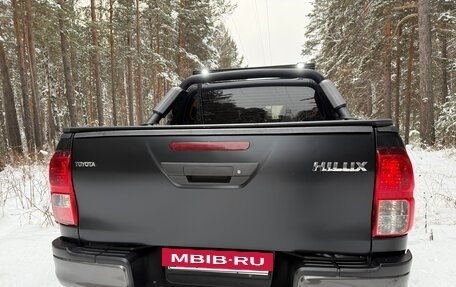 Toyota Hilux VIII, 2021 год, 4 390 000 рублей, 6 фотография