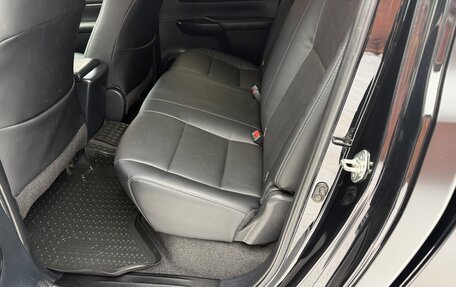 Toyota Hilux VIII, 2021 год, 4 390 000 рублей, 25 фотография