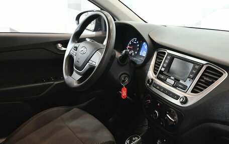 Hyundai Solaris II рестайлинг, 2021 год, 1 695 000 рублей, 13 фотография