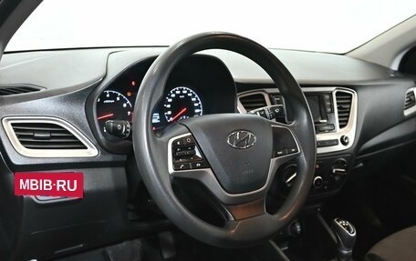 Hyundai Solaris II рестайлинг, 2021 год, 1 695 000 рублей, 15 фотография