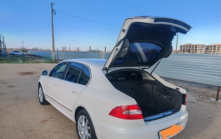 Skoda Superb III рестайлинг, 2012 год, 1 000 000 рублей, 3 фотография