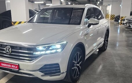 Volkswagen Touareg III, 2019 год, 5 950 000 рублей, 1 фотография