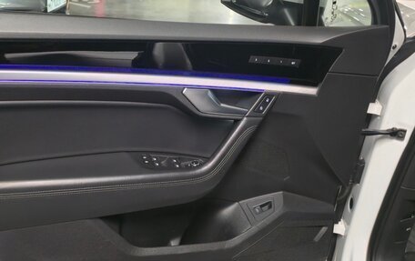 Volkswagen Touareg III, 2019 год, 5 950 000 рублей, 13 фотография