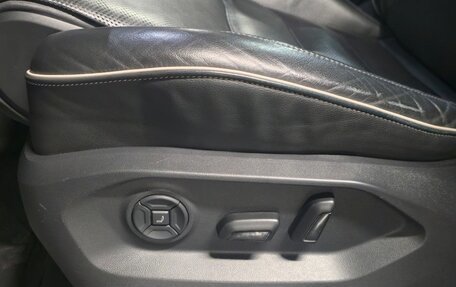 Volkswagen Touareg III, 2019 год, 5 950 000 рублей, 14 фотография