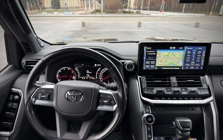 Toyota Land Cruiser, 2021 год, 11 700 000 рублей, 17 фотография