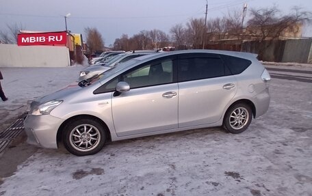 Toyota Prius Alpha I (ZVW40/41), 2012 год, 1 250 000 рублей, 2 фотография