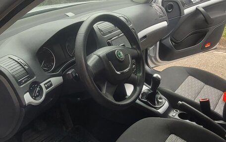 Skoda Octavia, 2010 год, 900 000 рублей, 2 фотография