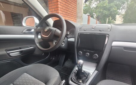 Skoda Octavia, 2010 год, 900 000 рублей, 21 фотография