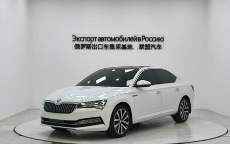 Skoda Superb III рестайлинг, 2022 год, 1 986 003 рублей, 1 фотография