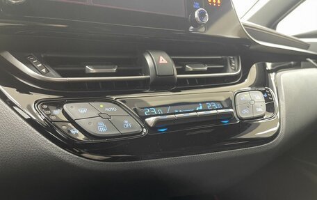 Toyota C-HR I рестайлинг, 2021 год, 3 100 000 рублей, 15 фотография