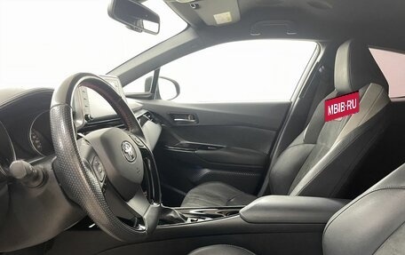 Toyota C-HR I рестайлинг, 2021 год, 3 100 000 рублей, 10 фотография