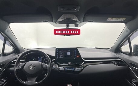 Toyota C-HR I рестайлинг, 2021 год, 3 100 000 рублей, 18 фотография