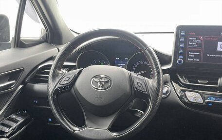 Toyota C-HR I рестайлинг, 2021 год, 3 100 000 рублей, 19 фотография