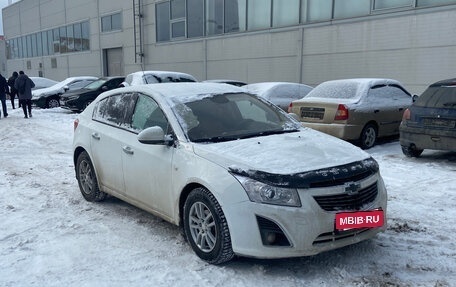 Chevrolet Cruze II, 2013 год, 670 000 рублей, 3 фотография