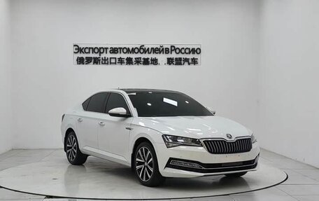 Skoda Superb III рестайлинг, 2022 год, 1 986 003 рублей, 4 фотография