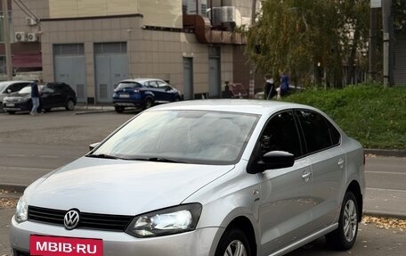 Volkswagen Polo VI (EU Market), 2013 год, 990 000 рублей, 2 фотография