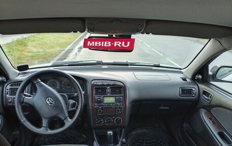 Toyota Avensis III рестайлинг, 2002 год, 370 000 рублей, 10 фотография