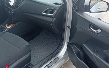 Hyundai Solaris II рестайлинг, 2018 год, 1 087 000 рублей, 9 фотография