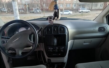 Chrysler Town & Country IV, 2004 год, 650 000 рублей, 12 фотография