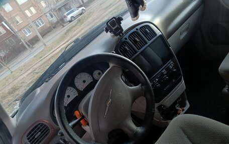 Chrysler Town & Country IV, 2004 год, 650 000 рублей, 13 фотография