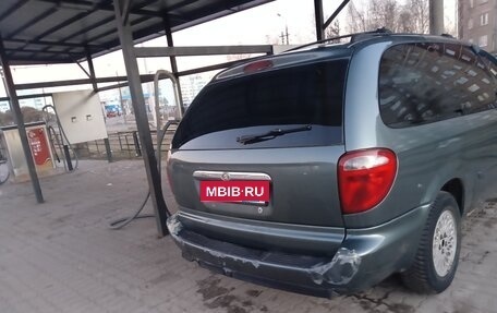 Chrysler Town & Country IV, 2004 год, 650 000 рублей, 3 фотография