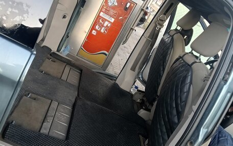 Chrysler Town & Country IV, 2004 год, 650 000 рублей, 19 фотография