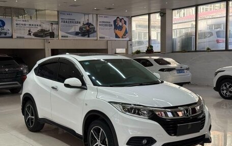 Honda Vezel, 2021 год, 1 875 000 рублей, 2 фотография