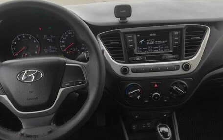 Hyundai Solaris II рестайлинг, 2018 год, 860 000 рублей, 9 фотография