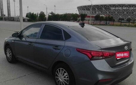 Hyundai Solaris II рестайлинг, 2018 год, 860 000 рублей, 3 фотография