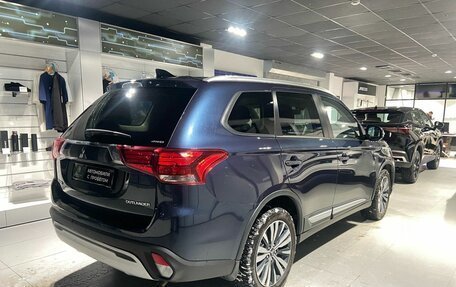 Mitsubishi Outlander III рестайлинг 3, 2019 год, 2 530 000 рублей, 4 фотография