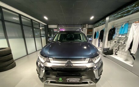 Mitsubishi Outlander III рестайлинг 3, 2019 год, 2 530 000 рублей, 2 фотография