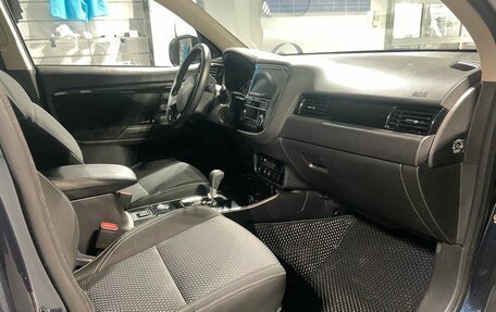 Mitsubishi Outlander III рестайлинг 3, 2019 год, 2 530 000 рублей, 7 фотография