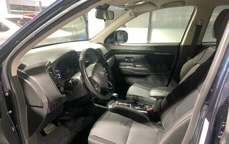 Mitsubishi Outlander III рестайлинг 3, 2019 год, 2 530 000 рублей, 9 фотография