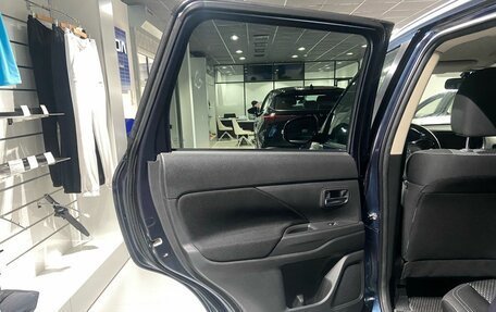 Mitsubishi Outlander III рестайлинг 3, 2019 год, 2 530 000 рублей, 26 фотография