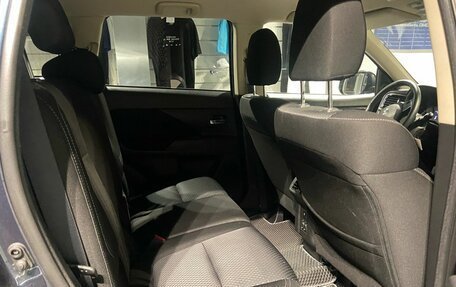 Mitsubishi Outlander III рестайлинг 3, 2019 год, 2 530 000 рублей, 24 фотография