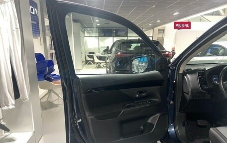 Mitsubishi Outlander III рестайлинг 3, 2019 год, 2 530 000 рублей, 27 фотография