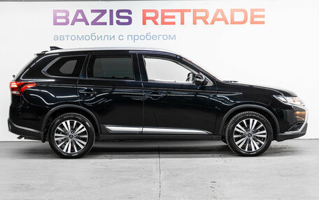 Mitsubishi Outlander III рестайлинг 3, 2019 год, 2 500 000 рублей, 4 фотография