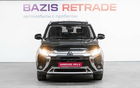 Mitsubishi Outlander III рестайлинг 3, 2019 год, 2 500 000 рублей, 2 фотография