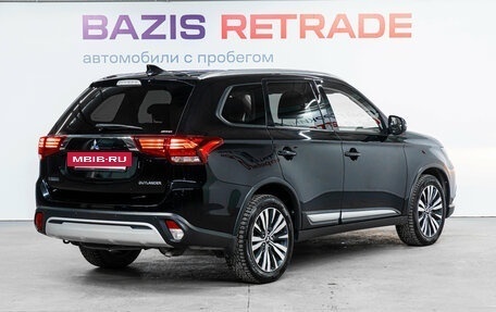 Mitsubishi Outlander III рестайлинг 3, 2019 год, 2 500 000 рублей, 5 фотография