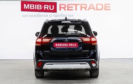 Mitsubishi Outlander III рестайлинг 3, 2019 год, 2 500 000 рублей, 6 фотография