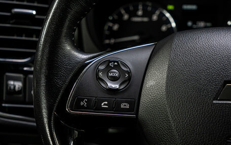 Mitsubishi Outlander III рестайлинг 3, 2019 год, 2 500 000 рублей, 19 фотография