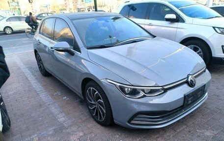 Volkswagen Golf VIII, 2022 год, 1 820 000 рублей, 3 фотография