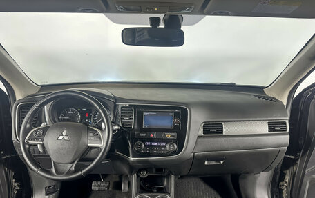 Mitsubishi Outlander III рестайлинг 3, 2012 год, 1 084 000 рублей, 12 фотография