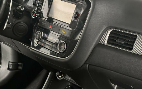 Mitsubishi Outlander III рестайлинг 3, 2012 год, 1 084 000 рублей, 15 фотография