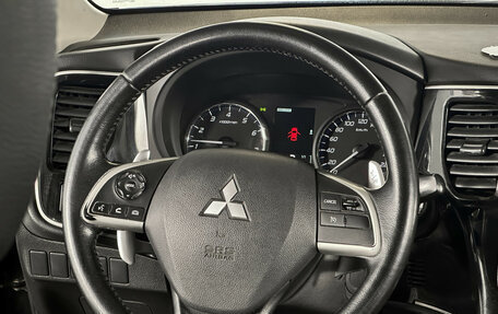 Mitsubishi Outlander III рестайлинг 3, 2012 год, 1 084 000 рублей, 13 фотография