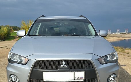 Mitsubishi Outlander III рестайлинг 3, 2012 год, 1 280 000 рублей, 1 фотография