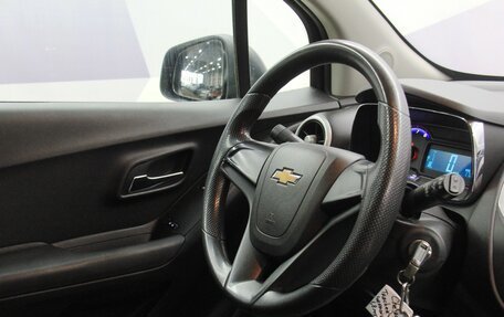 Chevrolet Tracker III, 2015 год, 960 000 рублей, 29 фотография